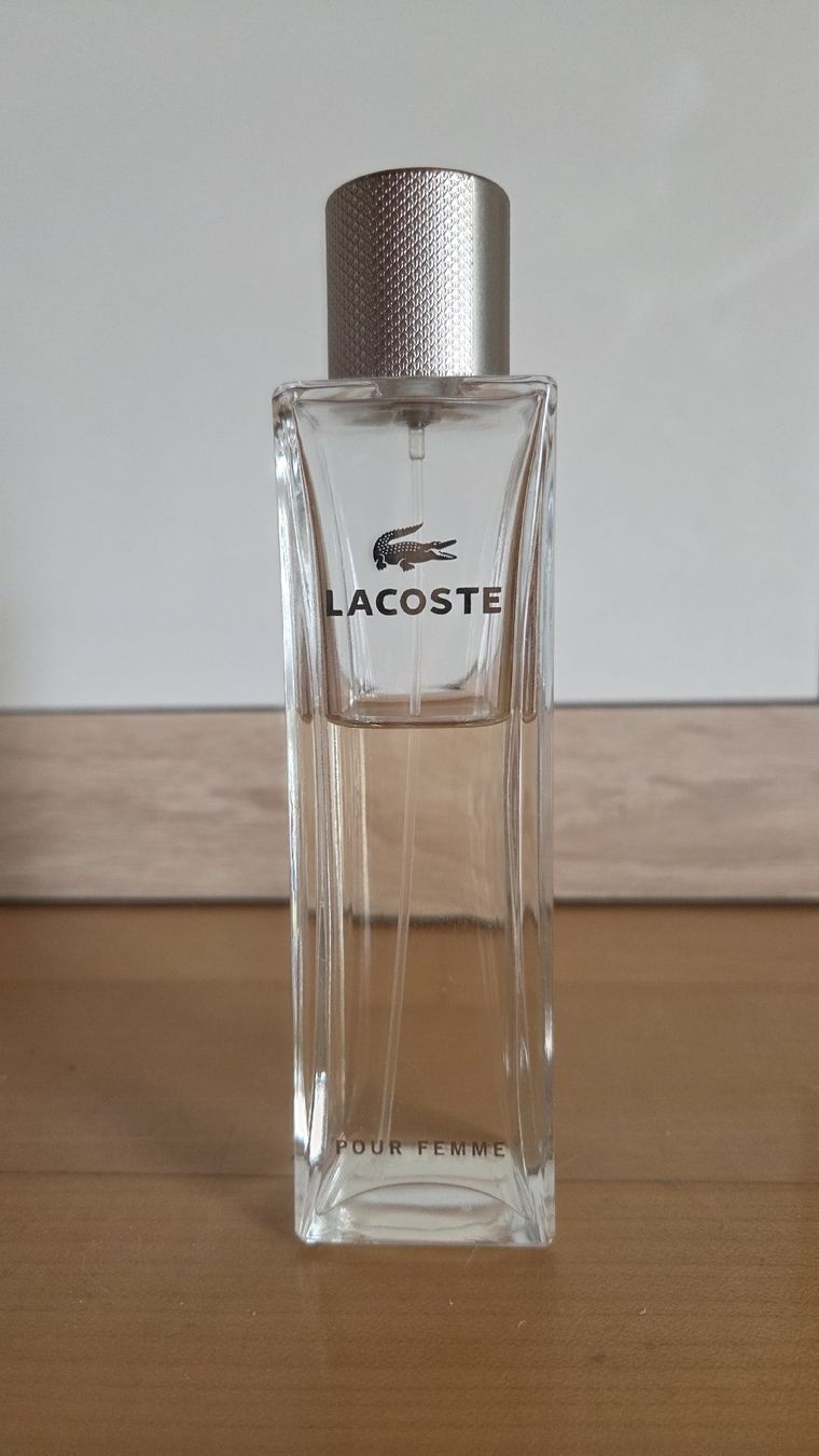 Lacoste Profumi & Eau de Toilette: Lacost pour Femme – Usato da Riggisberg venduto da and_w5yl