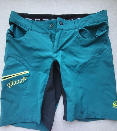 Gloom Mountainbike Hose, türkis, Grösse 30, Top Zustand!