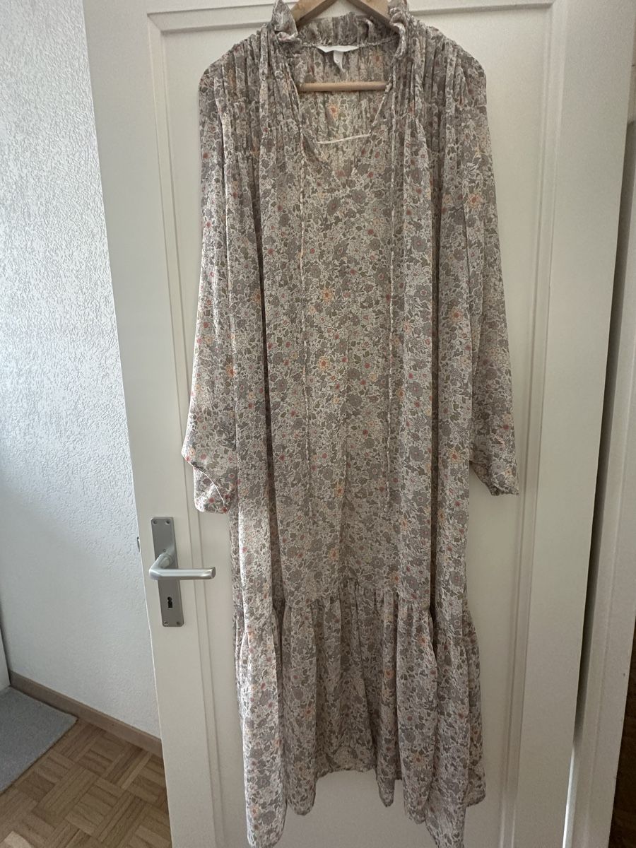 H&M Kleider: Robe longue imprimé floral H&M – Gebraucht aus Chêne-Bourg von raf_k9v7
