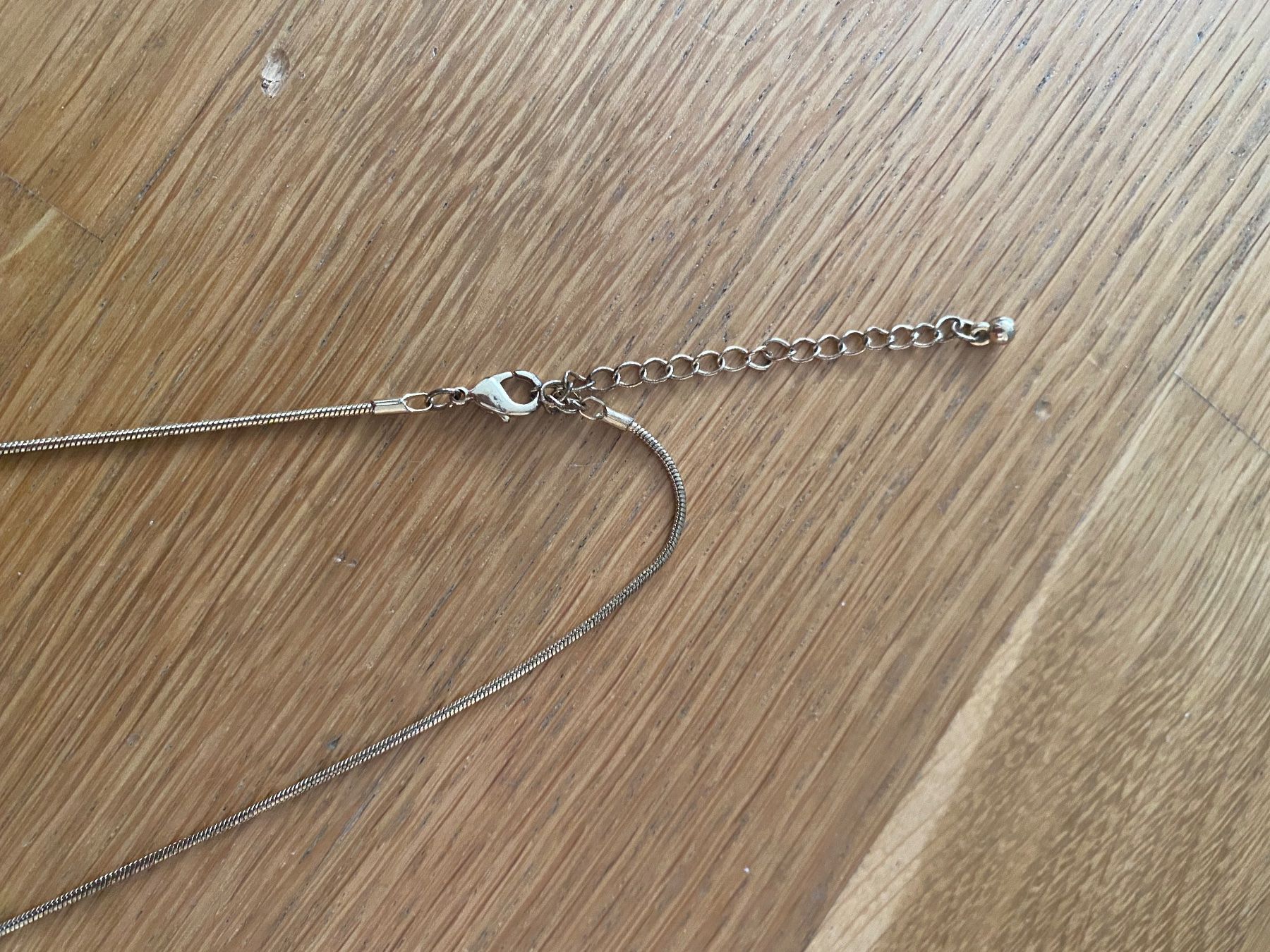 Catenine: Halskette "Love" – Usato da Riedholz venduto da lenibeni03 1