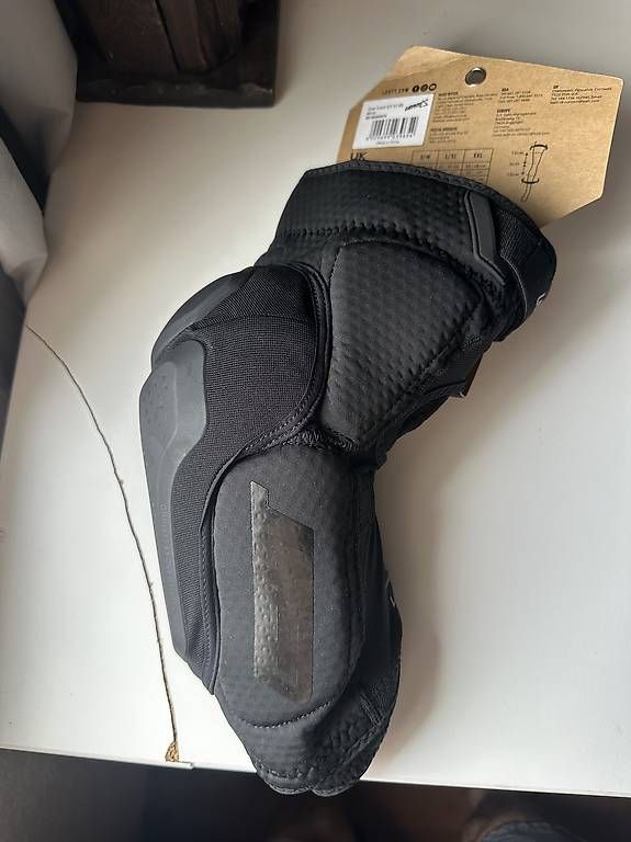 Schutz & Schoner: Leatt Knee Guards – Neu und originalverpackt aus Muri AG von ron_97s5 2
