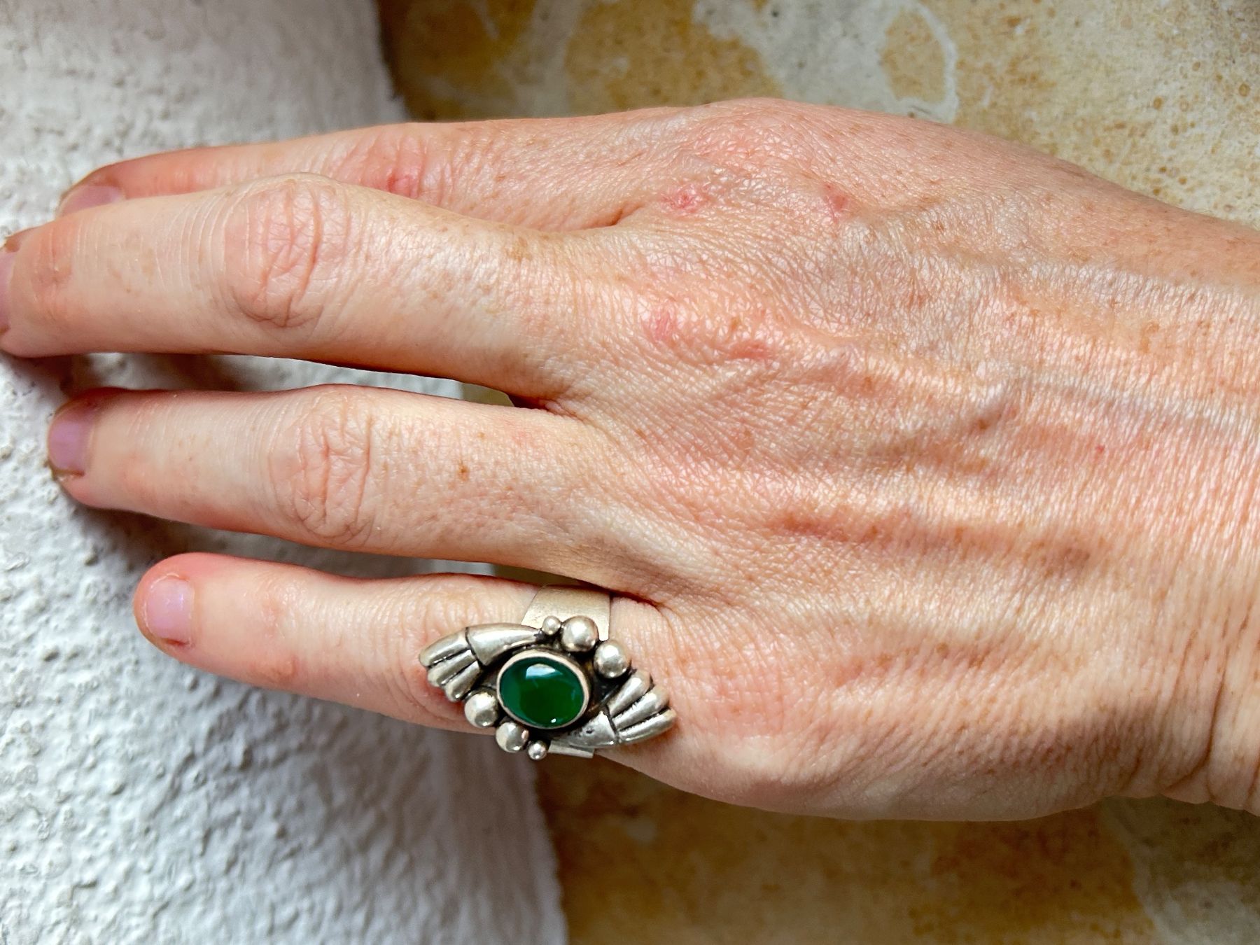 Ringe: Silber Ring mit grünem Stein, Vintage Stil, Grösse 52 – Gebraucht aus Dittingen von Bijoubelle 1
