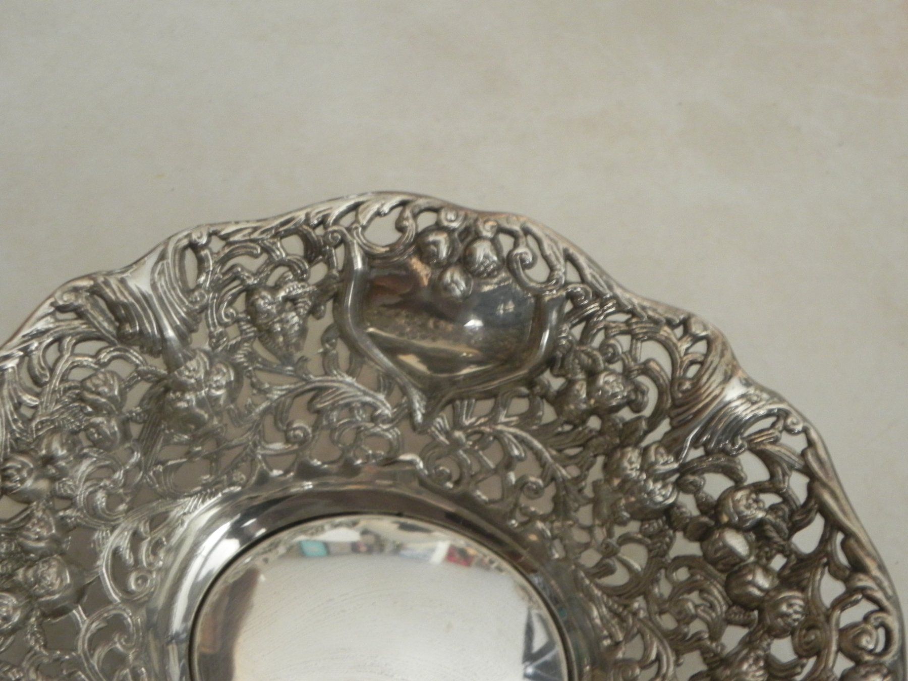 Schalen: Vintage versilberte Schale Rosendesign - Korb durchbrochen – Gebraucht aus Minusio von Lory64 1