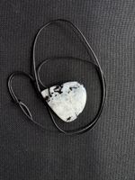 Mondstein mit Turmalin 99.60ct