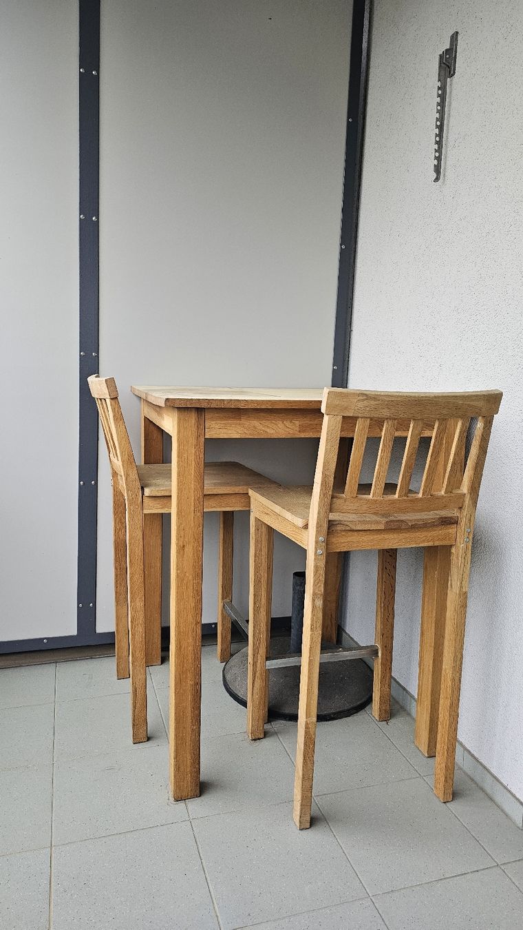 Tavoli: Wooden table/chairs – Usato da Cham venduto da ire_cw28