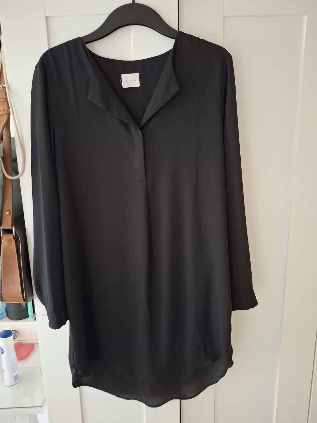 Vila Tuniche: Blusen/Kleid Grösse 40 – Usato da Leuggelbach venduto da Schreiner21