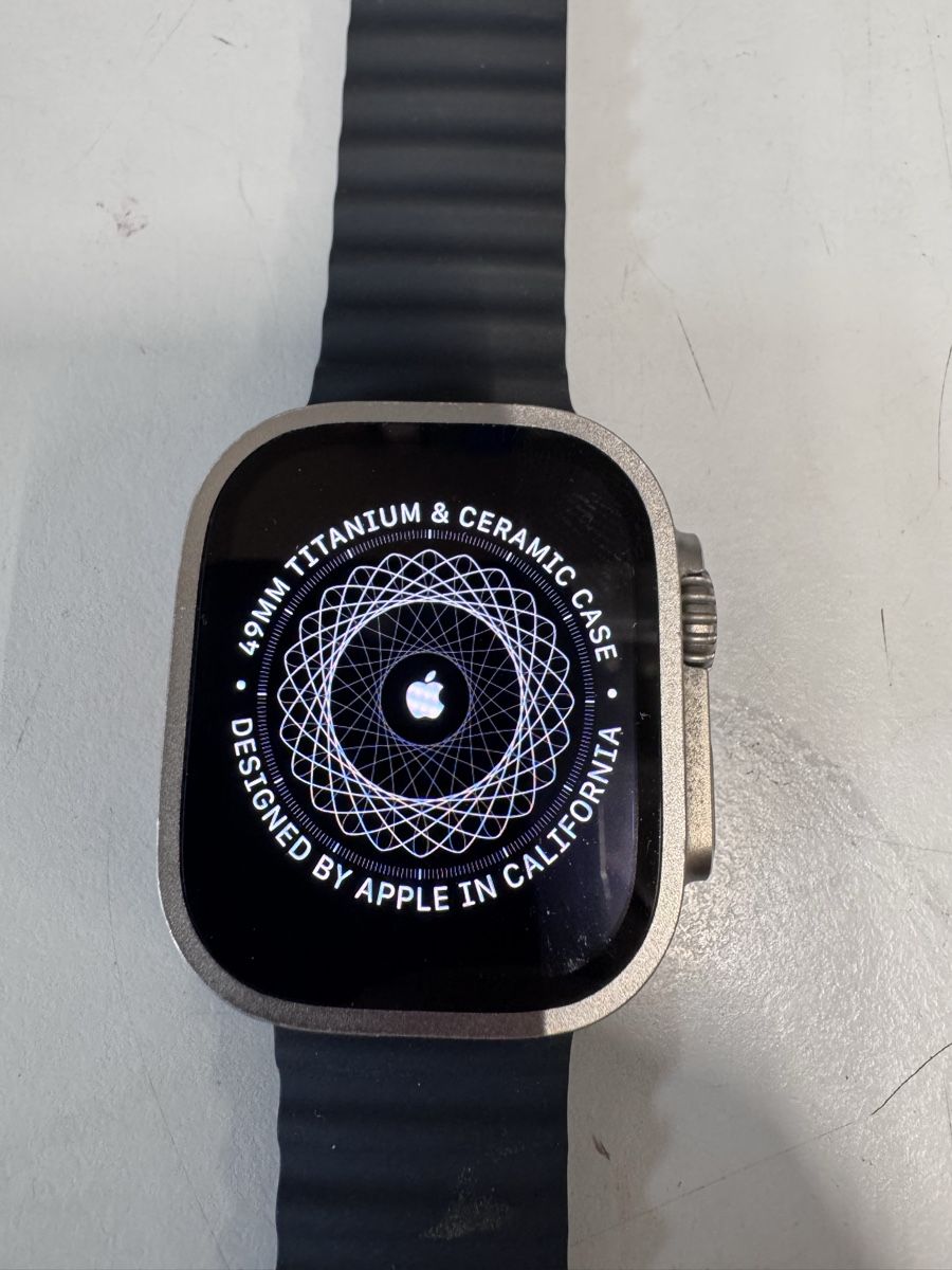 Apple Smartwatch: Apple Watch Ultra 49mm Titanium/Ceramic Case – Gebraucht aus Aarburg von Adi_Still 2