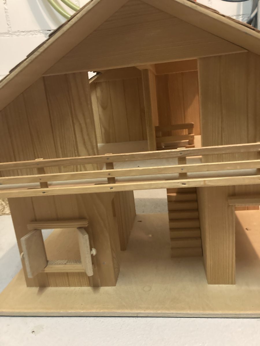 Giocattoli: Holzspielhaus – Usato da Riehen venduto da Salisari