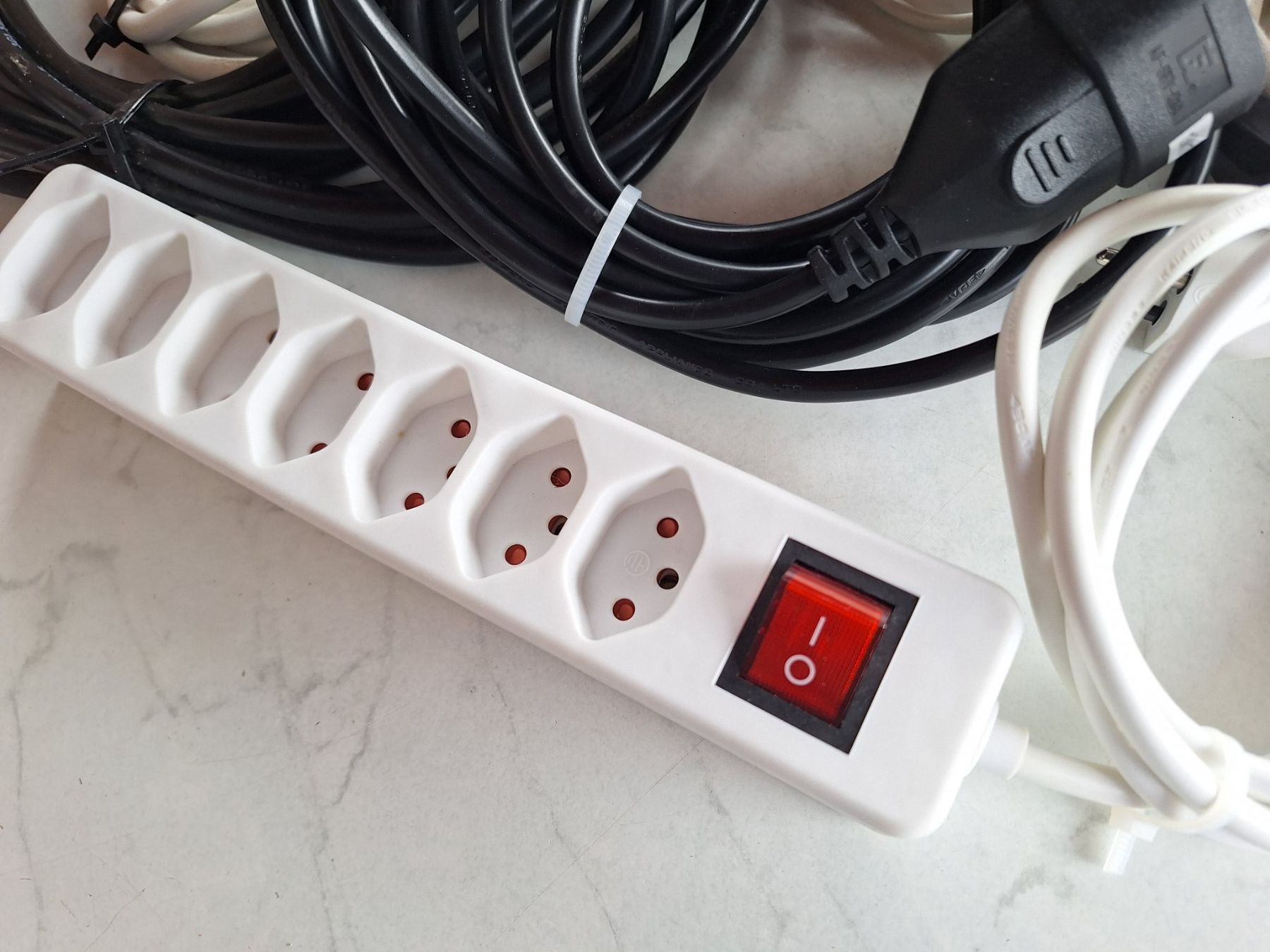 Cavi: 10 TEILIGES KABEL & STECKLEISTEN SET – Usato da Huttwil venduto da Kunterbuntli 1