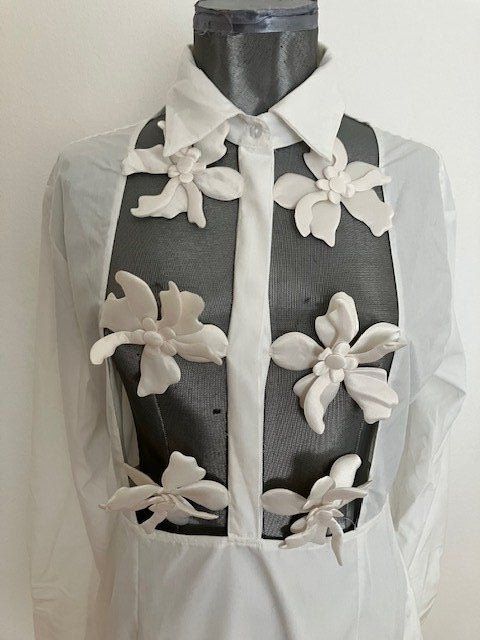 Shein Kleider: Robe blanche originale avec fleurs - T M – Gebraucht aus Marin-Epagnier von rchouchouu 1
