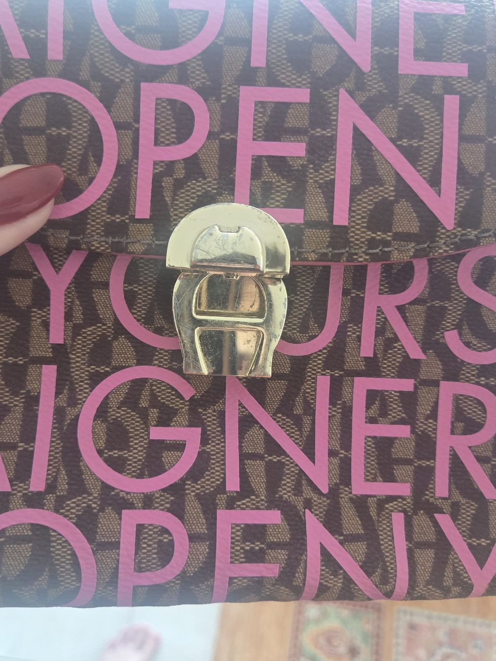 Aigner Taschen für Damen: Aigner Vintage Ledertasche – Gebraucht aus Forch von nbi_7srt 5