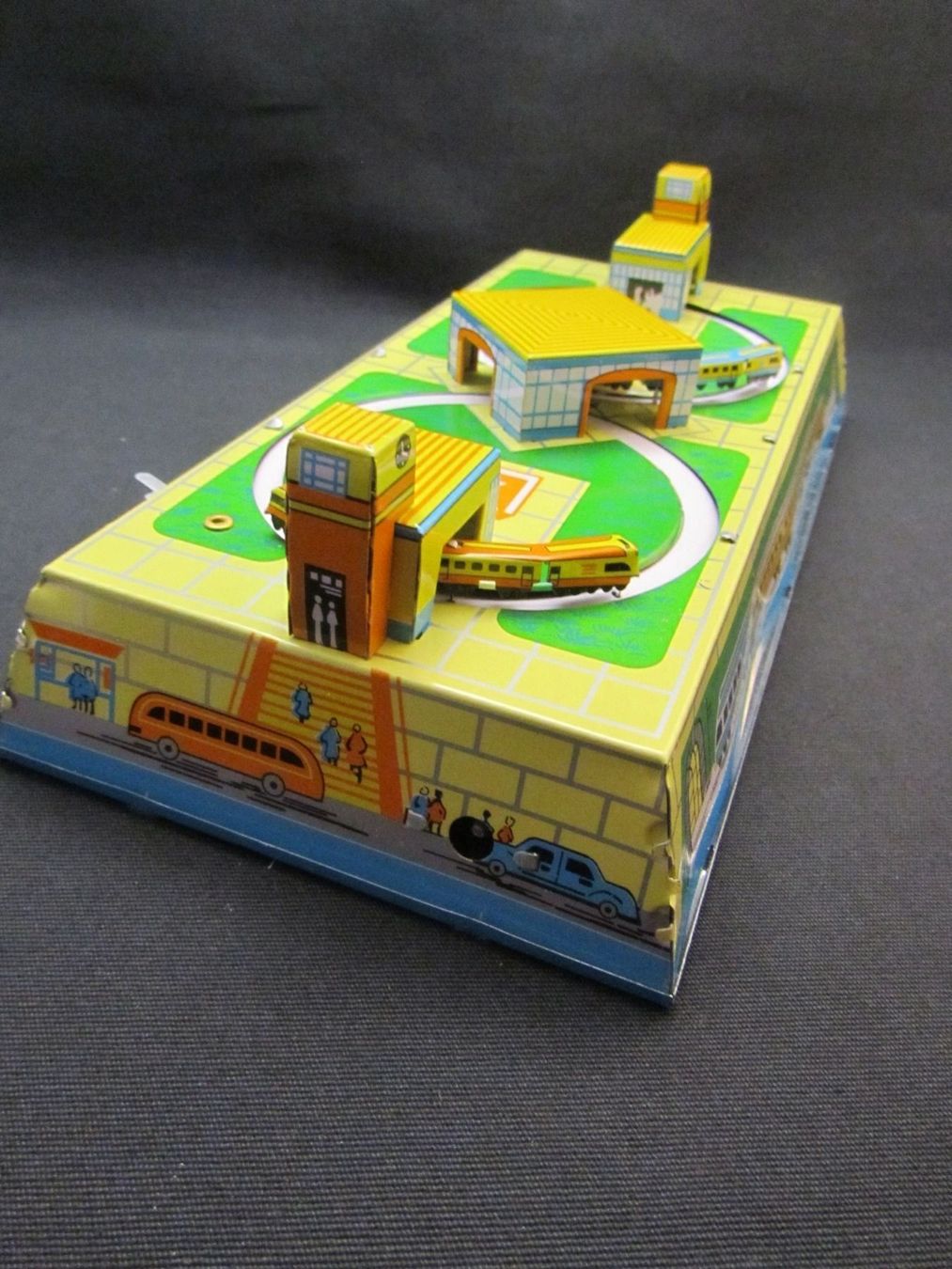 Spielzeuge: Doppelte Eisenbahn – Neu und originalverpackt aus Basel von spinne02 2
