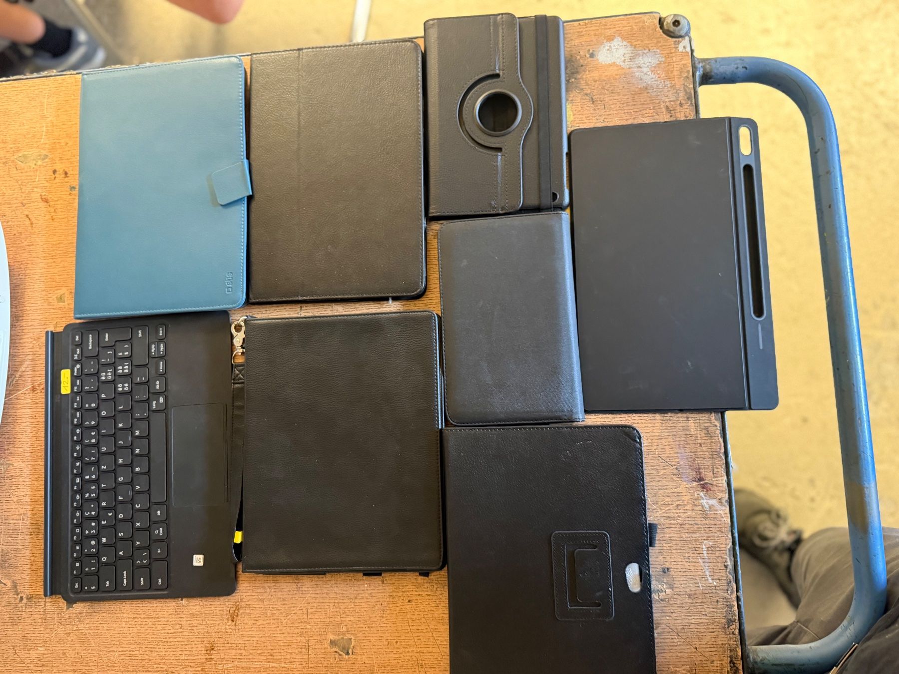 Covers & Borse: Tablet Hüllen verschiedene Modelle – Usato da Münchenstein venduto da tsp01