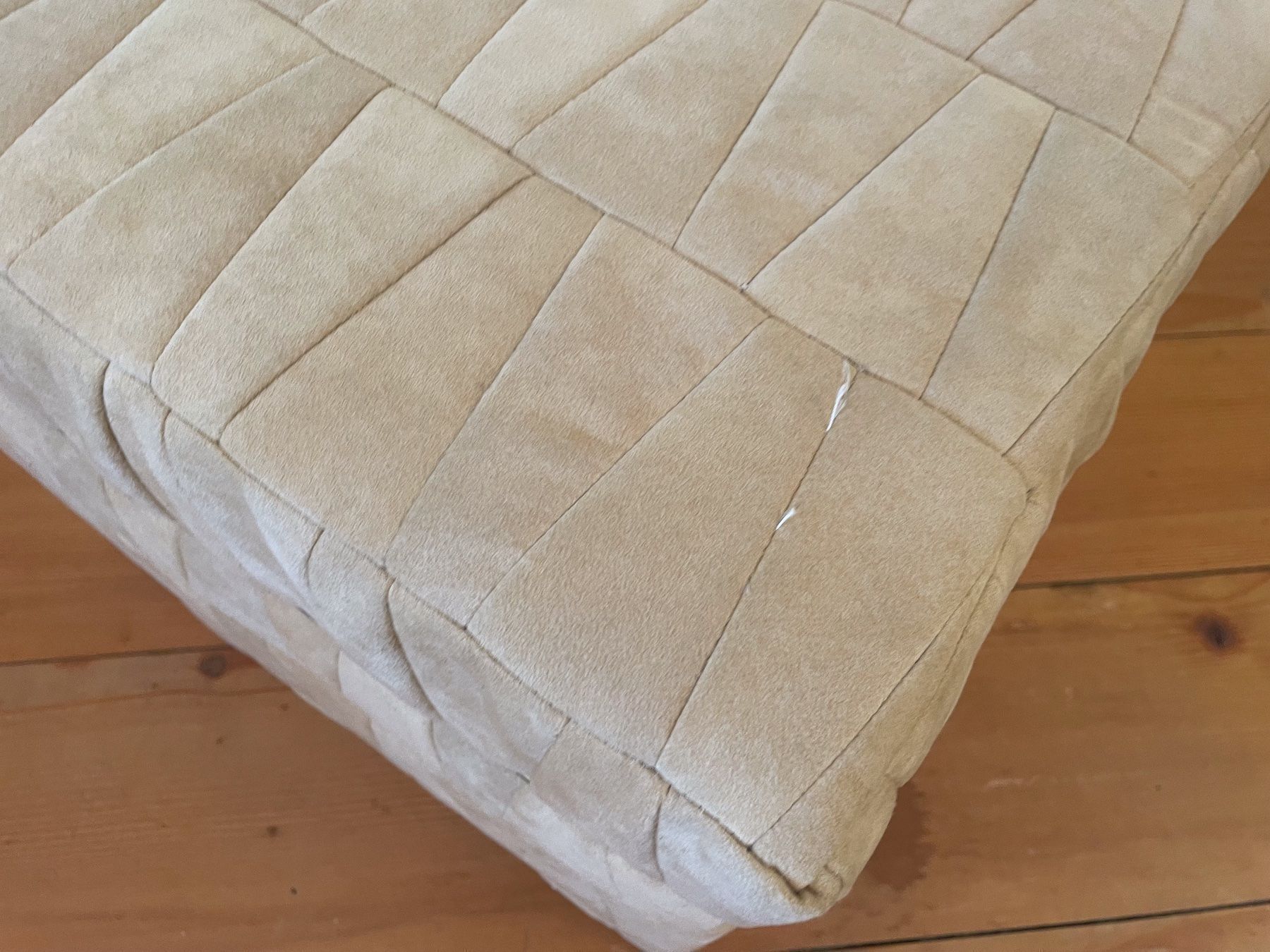 Sgabelli: Truhe Hocker // Wildleder – Usato da Schinznach-Dorf venduto da mix 7