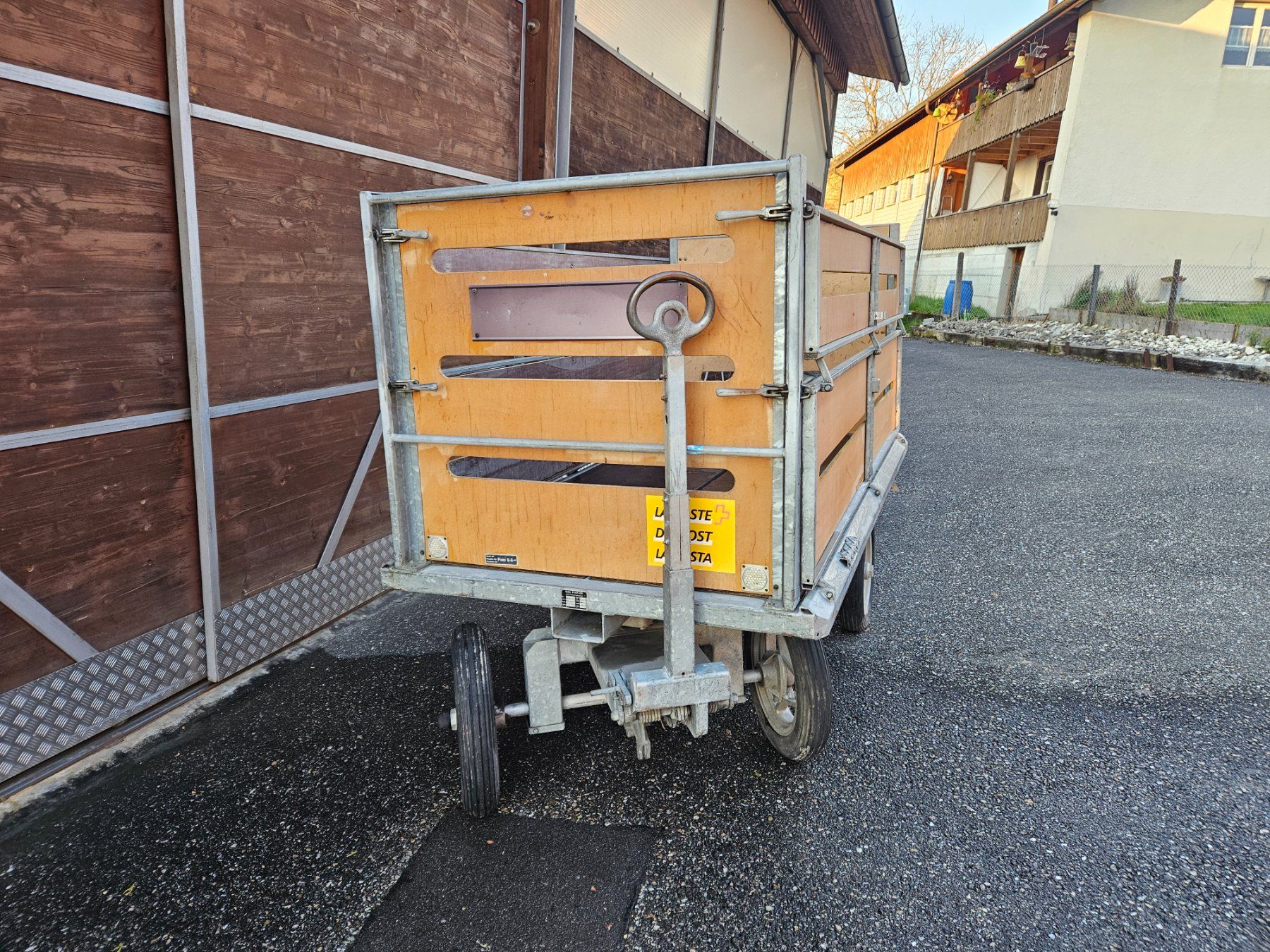 Frech-Hoch Rimorchi: Post Wagen – Usato da Rüti b. Büren venduto da Aartex