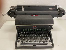 ancienne machine a écrire Hermès (1)