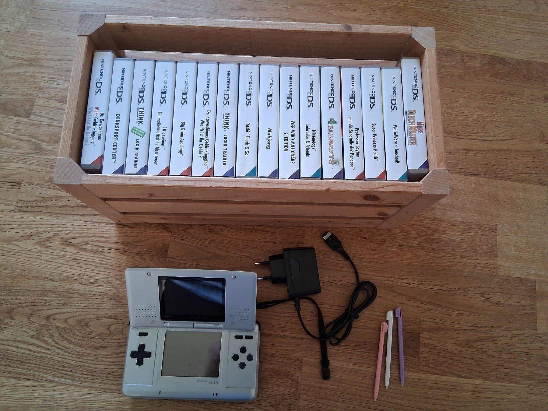 Nintendo Console: Nintendo DS mit16 Spiele, Ladegerät – Usato da Thörigen venduto da Beni511