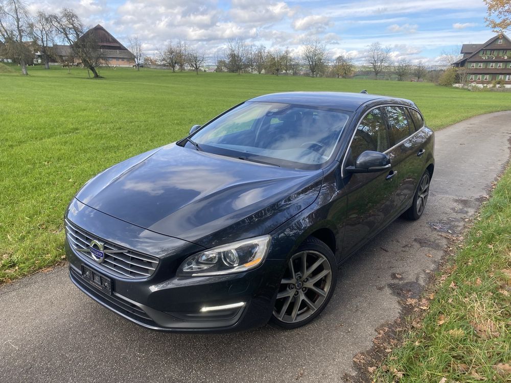 Luxus Volvo V60 D4 Ebenbild