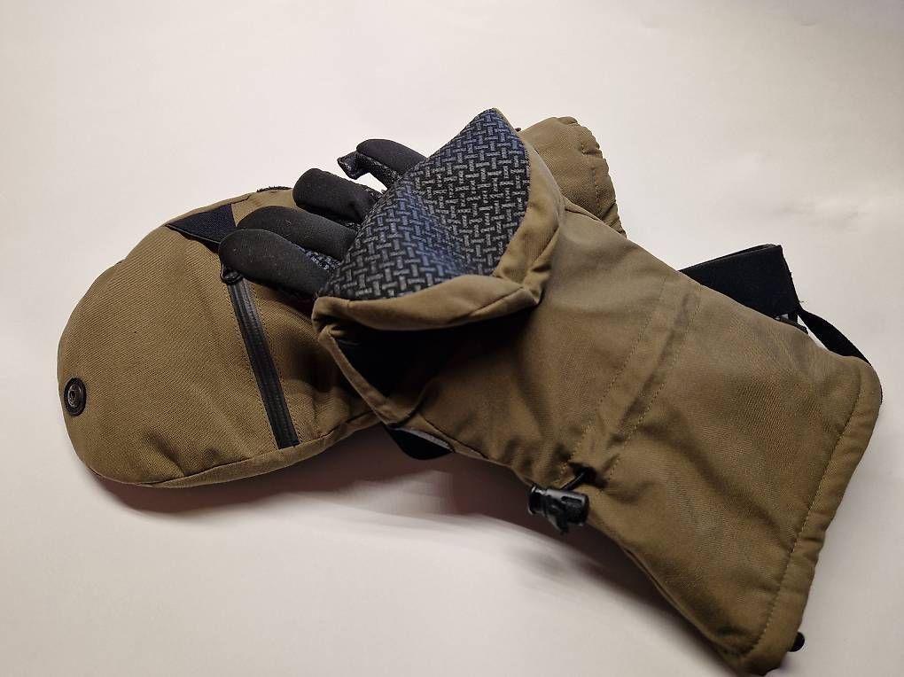 Guanti & manicotti: CH-Armee Winterhandschuhe Gr 9 – Usato da Adligenswil venduto da Rotho