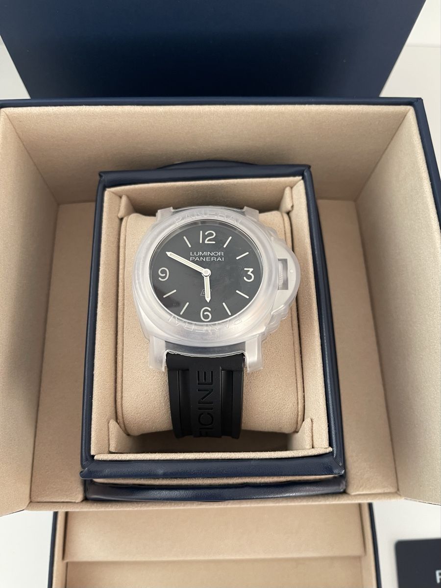Panerai Uhren: Panerai Luminor Base Logo – Neu und originalverpackt aus Cheyres von Helvetic-Watches 1