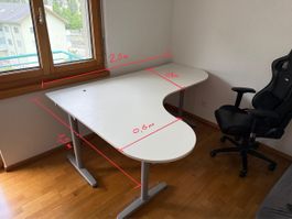 Grosser Eckschreibtisch - Abholung in Saas-Fee