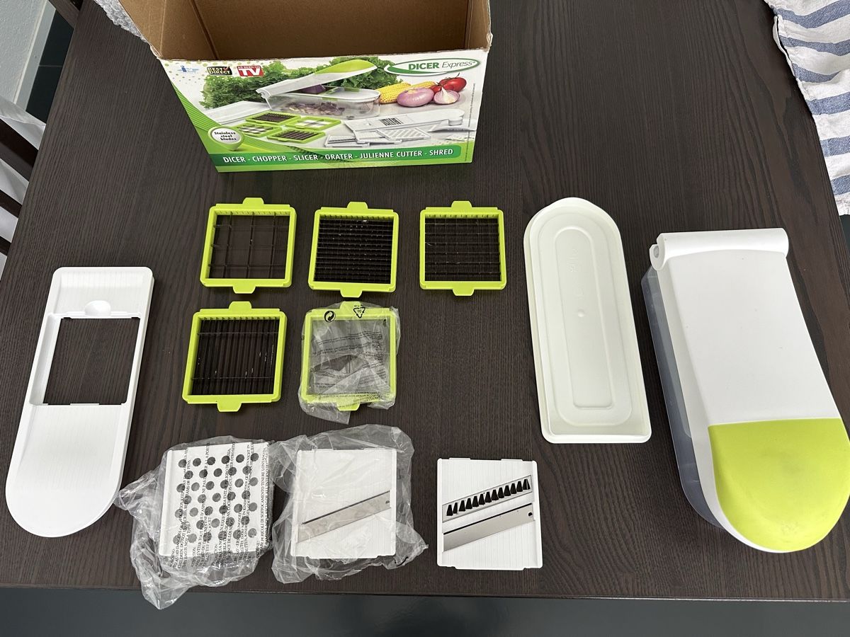 Cucine complete: Dicer Express - Cutter - unkomplizierte Zubereitung. – Usato da Schlieren venduto da James1010 1