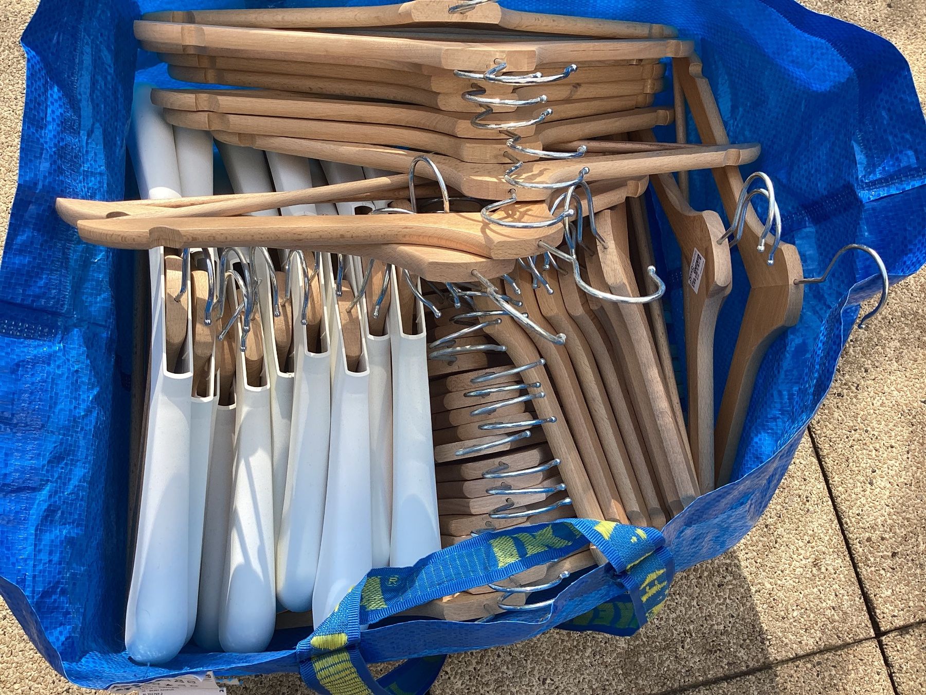 Ikea Appendiabiti: Ikea Kleiderbügel 60 Stück – Usato da Arlesheim venduto da san_w9vr 2