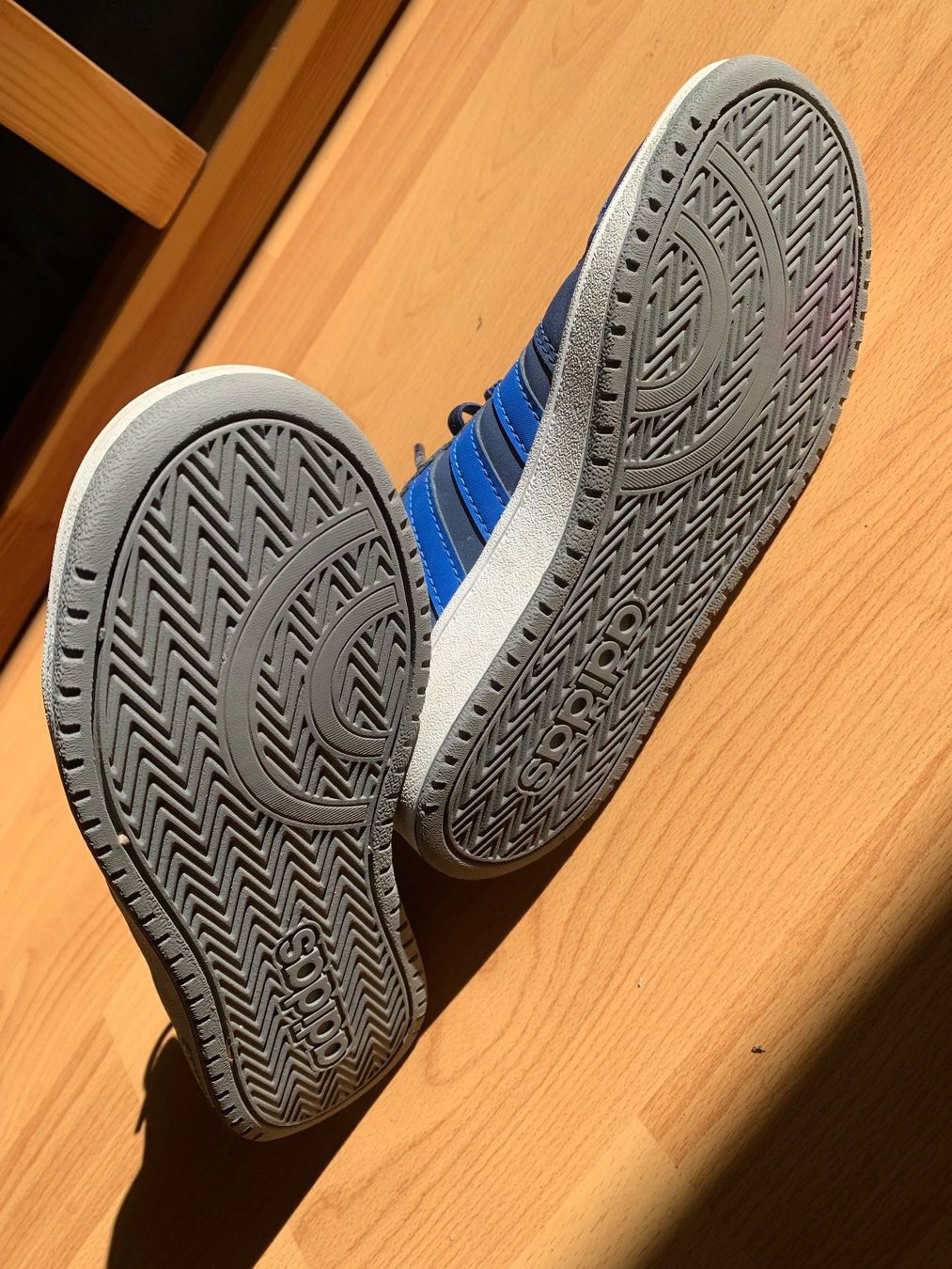 Adidas Scarpe da uomo: Baskets Adidas bleues taille 33, neuves! – Nuovo (secondo la descrizione) da Villars-sur-Glâne venduto da Magdaka 1