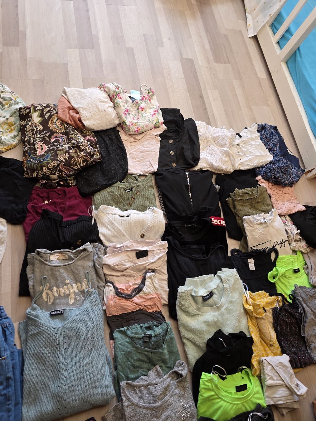 Lotti di vestiti: 50 Teile Grösse 48 / XXL – Usato da St. Peterzell venduto da upcycling_ 3