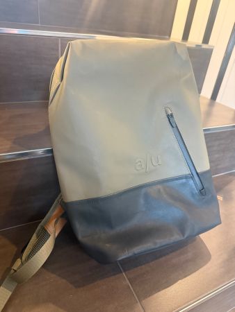 Aunts & Uncles Rucksack Tasche, Olivengrün Schwarz wie Neu.