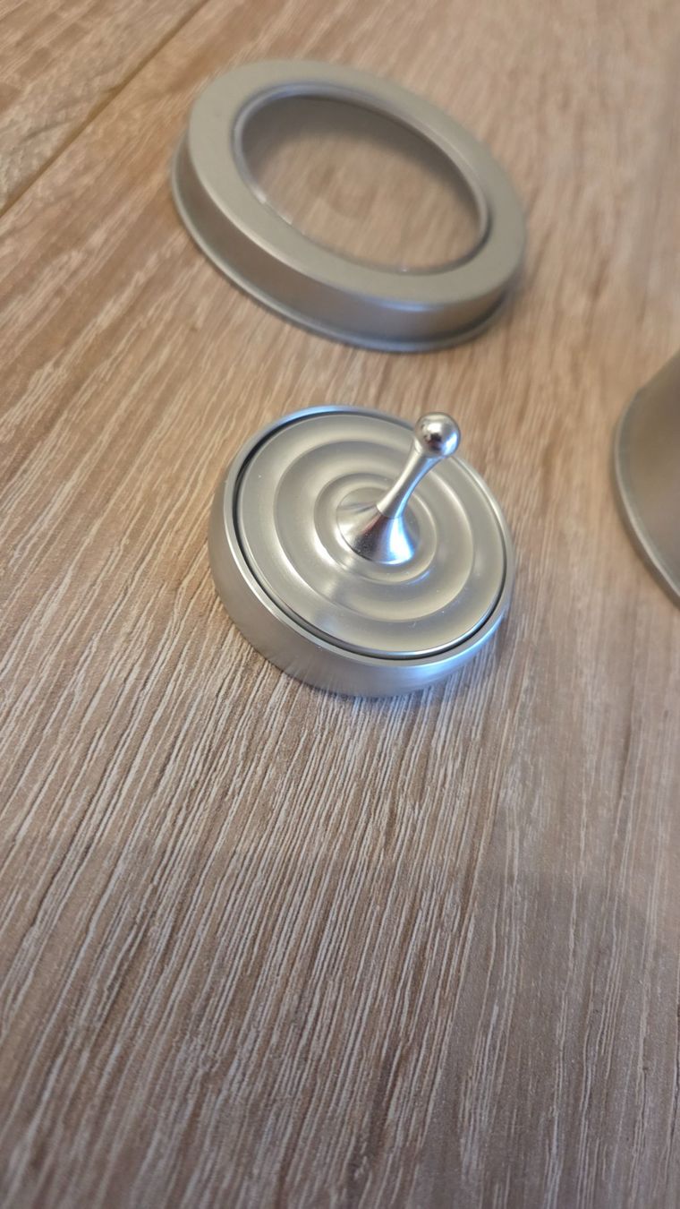 Giocattoli: Edles Kreisel-Set Metall, mit Dose, neuwertig, TOP Gesche... – Usato da Adlikon b.Regensdf venduto da ChriZ86 8