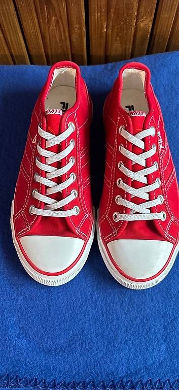 Fila Scarpe da uomo: Fila Schuhe 33 – Usato da Regensdorf venduto da Piritatti