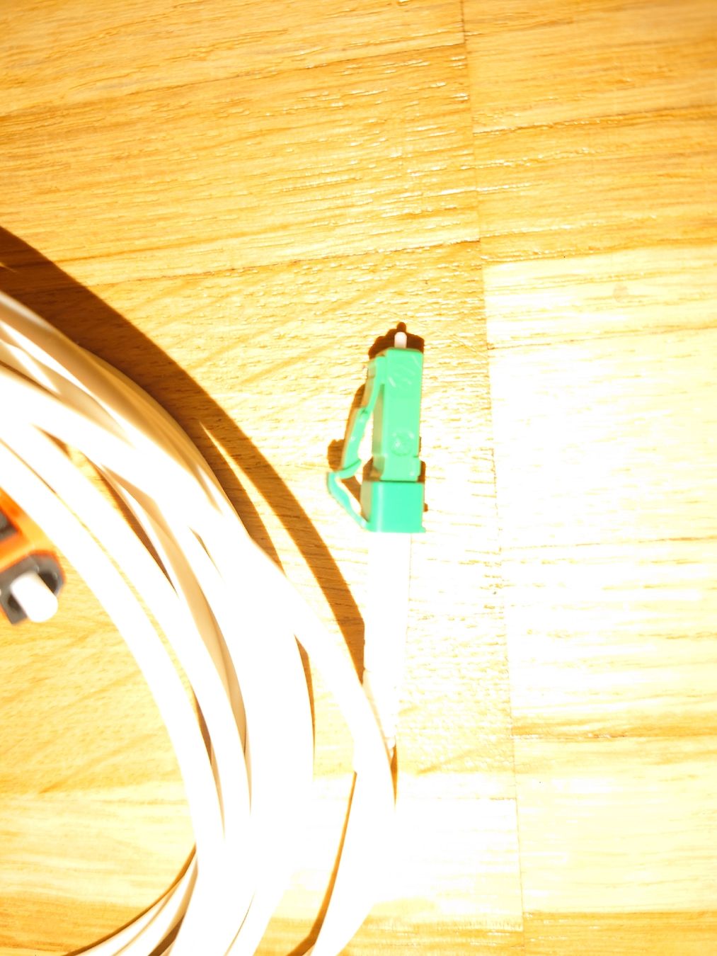 Kabel: Glasfaserkabel 4m weiss – Gebraucht aus Zürich von Almohammed 1