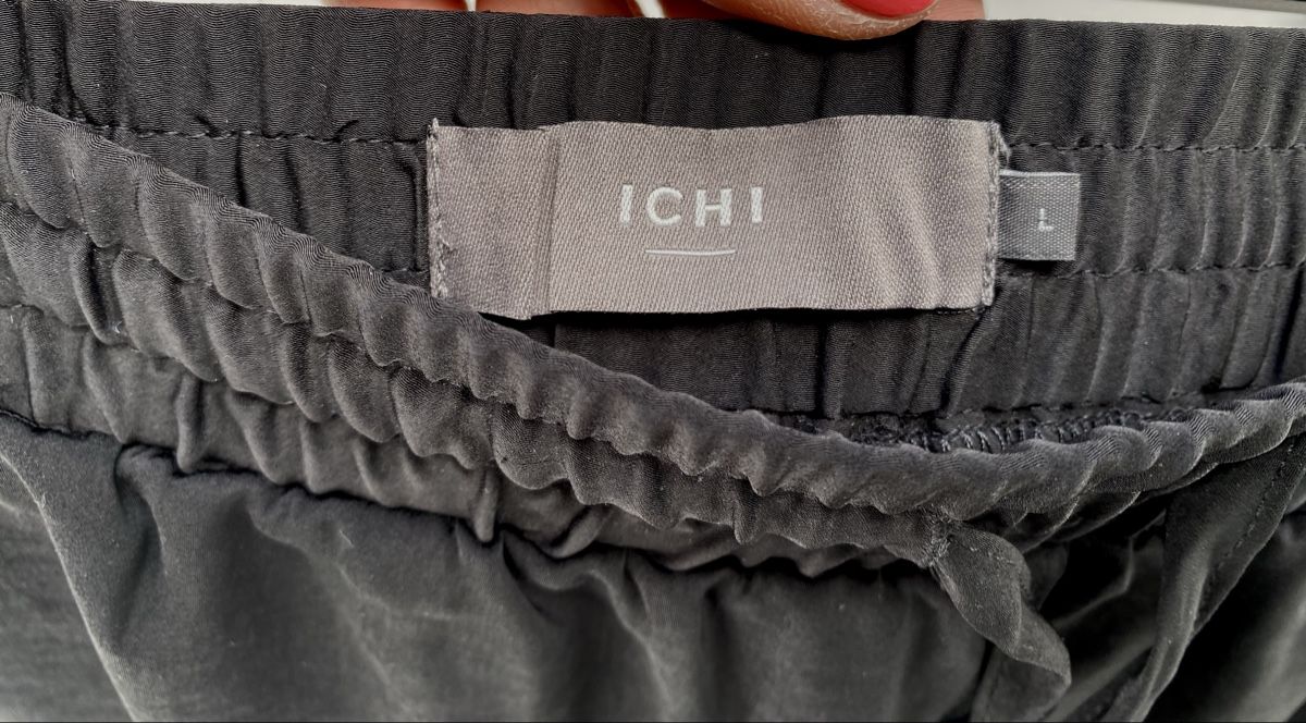 Hosen: SHORTS ICHI – Gebraucht aus Eglisau von Lara0 2
