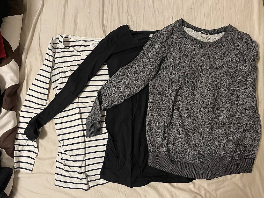 Kleiderpakete: Pull/tops/t-shirt de grossesse/allaitement – Gebraucht aus Chavannes-Renens von romina_margreth