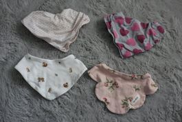 4 Lätzchen Baby - Top Zustand bis neu