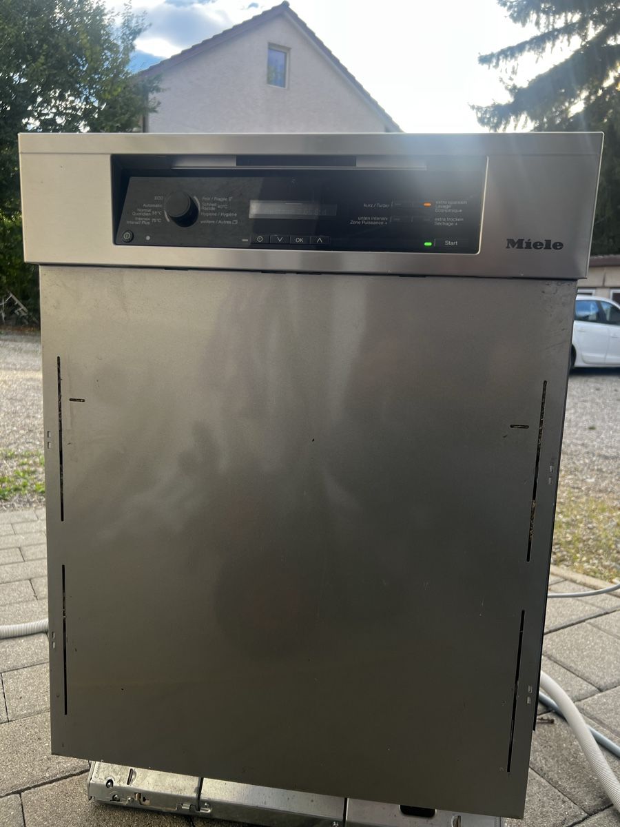 Miele Lavastoviglie: Miele Spülmaschine 55cm – Usato da Trasadingen venduto da Kaffee.mann 6
