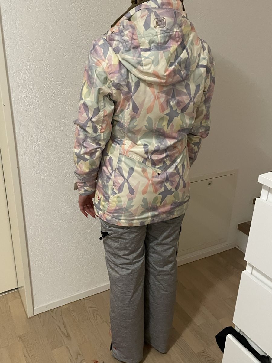 Anzüge & Kostüme: Skianzug Gr. S – Gebraucht aus Hausen am Albis von Experti 1