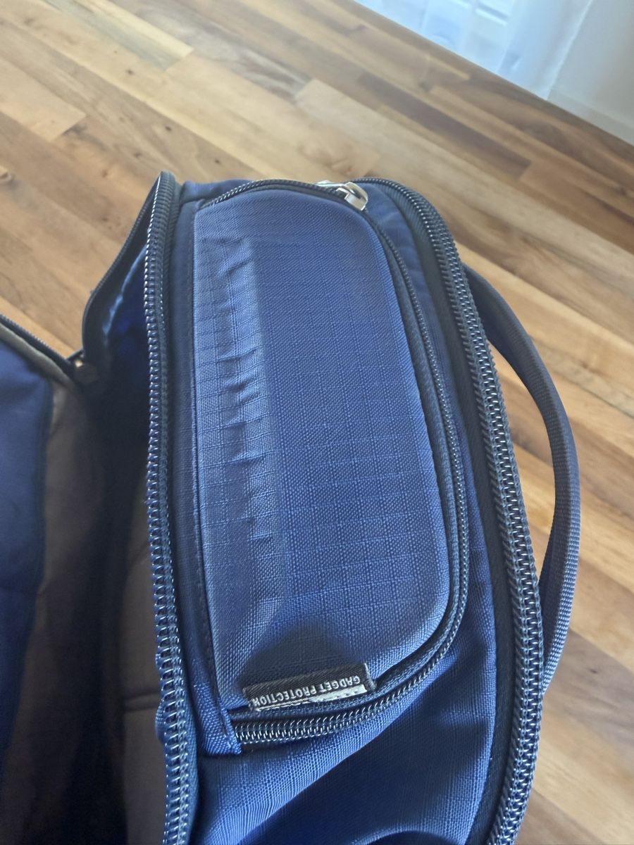 Ogio Zaini: OGIO Rucksack blau – Usato da Wettingen venduto da VF1993 3