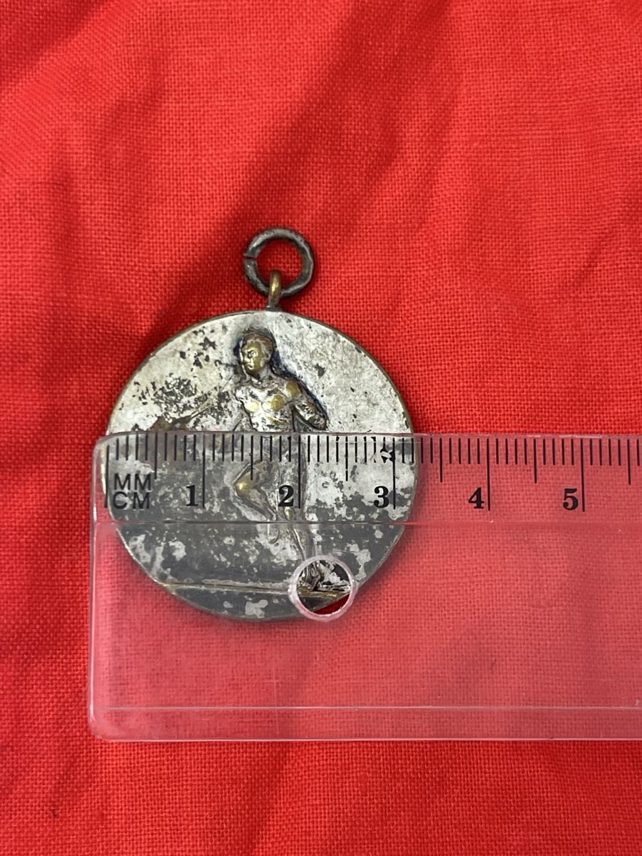 Medaillen: Round Pendant with Figure, approx. 2.5 cm diameter, used con – Gebraucht aus Schlieren von Norauro 2