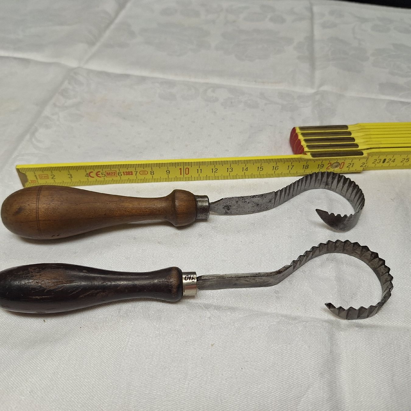 Bestecksets: Versand möglich! Antike Butterroller, Holzgriffe – Gebraucht aus Winterthur von Goldpipau 8
