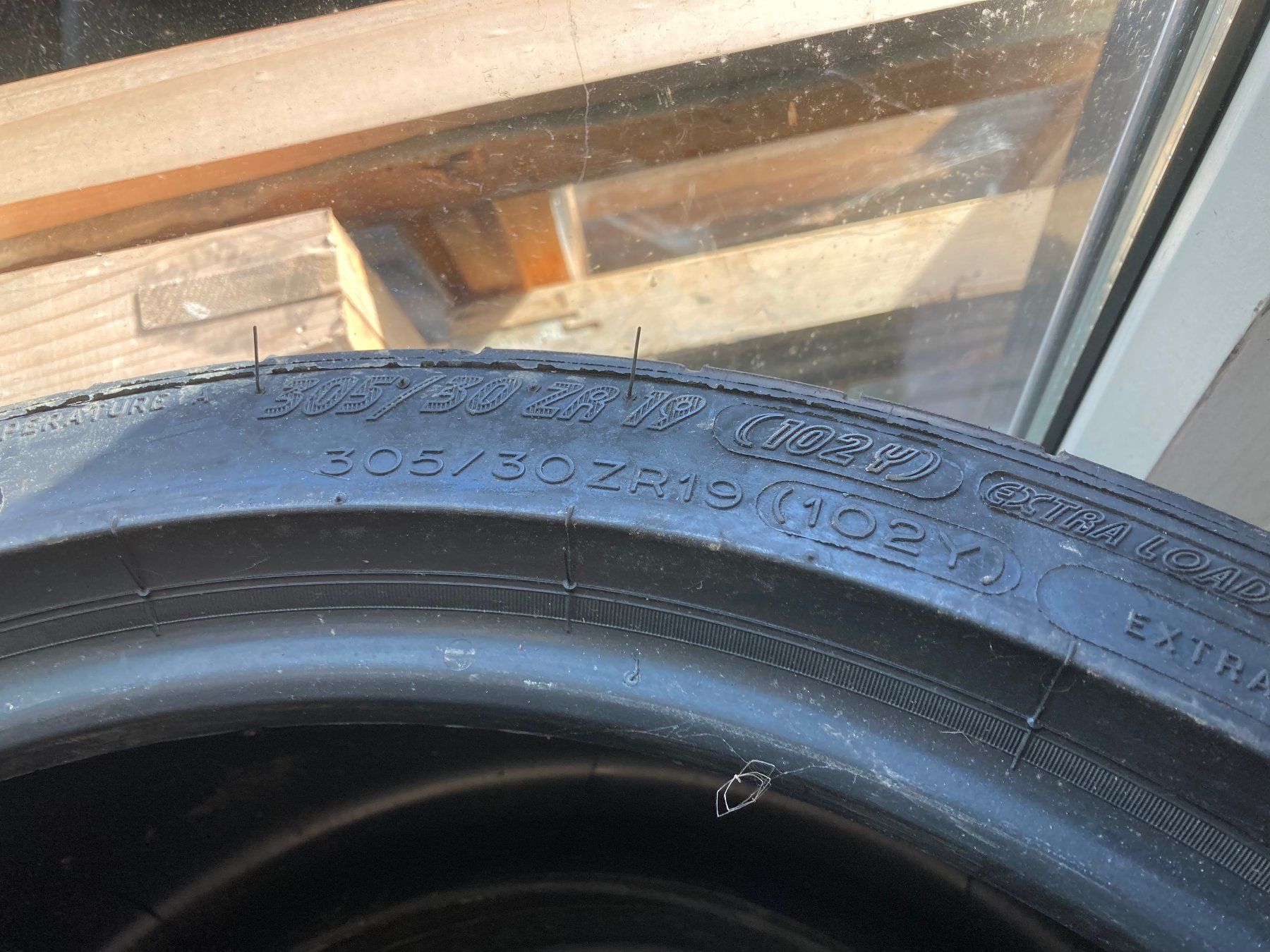 Michelin Pneus & Kompletträder: 305/30R19 Sommerpneu Michelin – Gebraucht aus Cham von WB2223 2