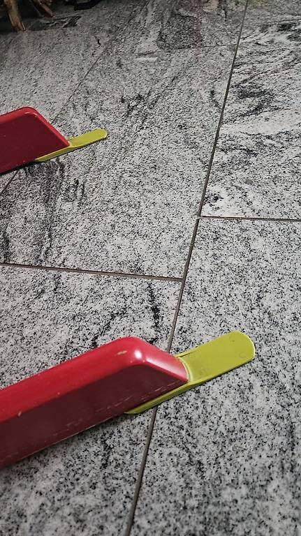 Chaises hautes: Tripp Trapp rot – D'occasion à Oberkirch LU par chroeschi79 3