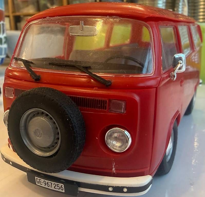 Modellini d'auto: VW BUS T3 – Usato da Möhlin venduto da bat_29ql