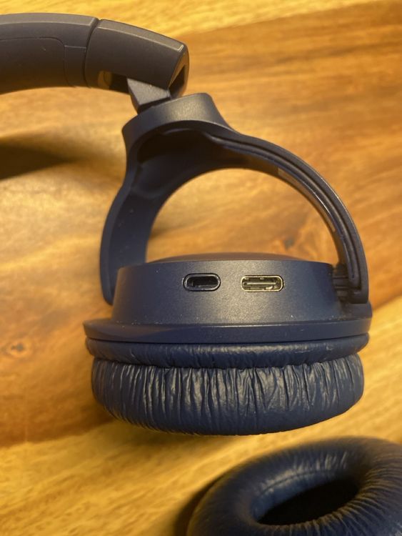 Blaue JBL Kopfhörer 4