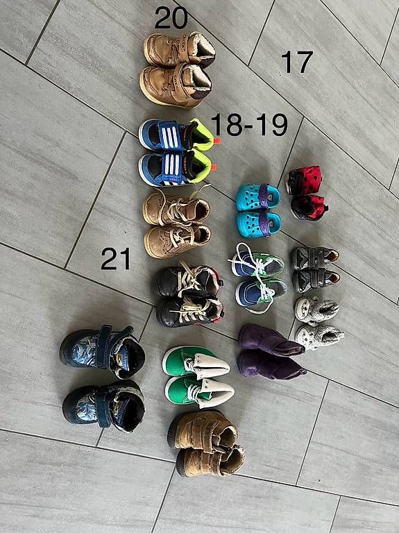 Scarpe per ragazzi: Chaussures bébés  – Usato da St-Cierges venduto da Gw.