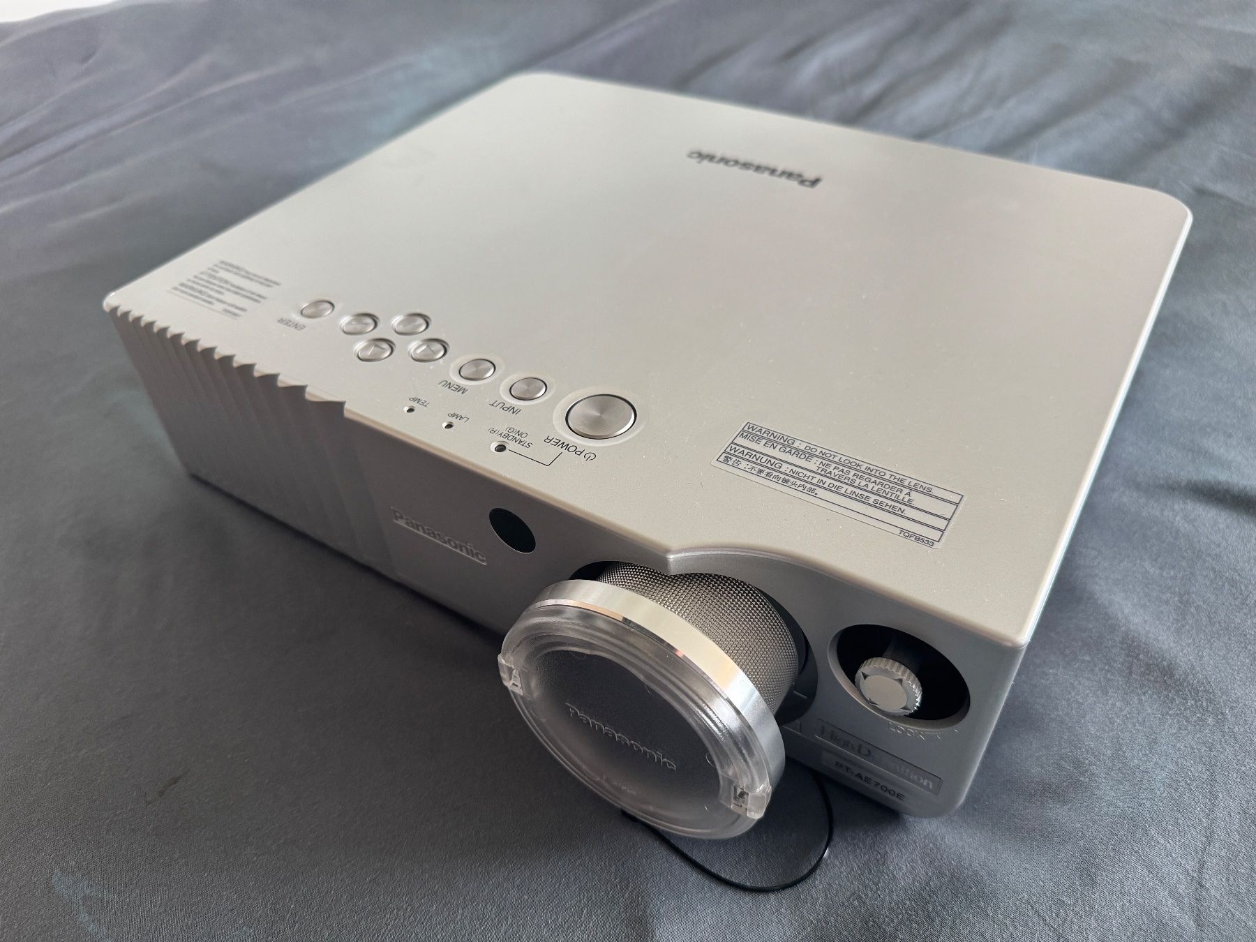 Panasonic Vidéoprojecteurs: LCD Projektor Panasonic PT-AE700E – D'occasion à Uster par matford41
