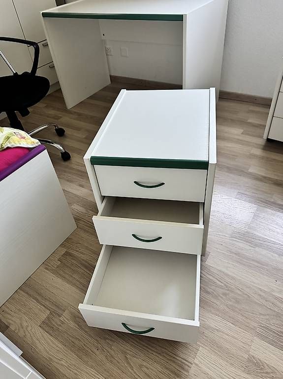 Schreibtische: Bureau complet avec chaise  – Gebraucht aus Vétroz von wouwou 2