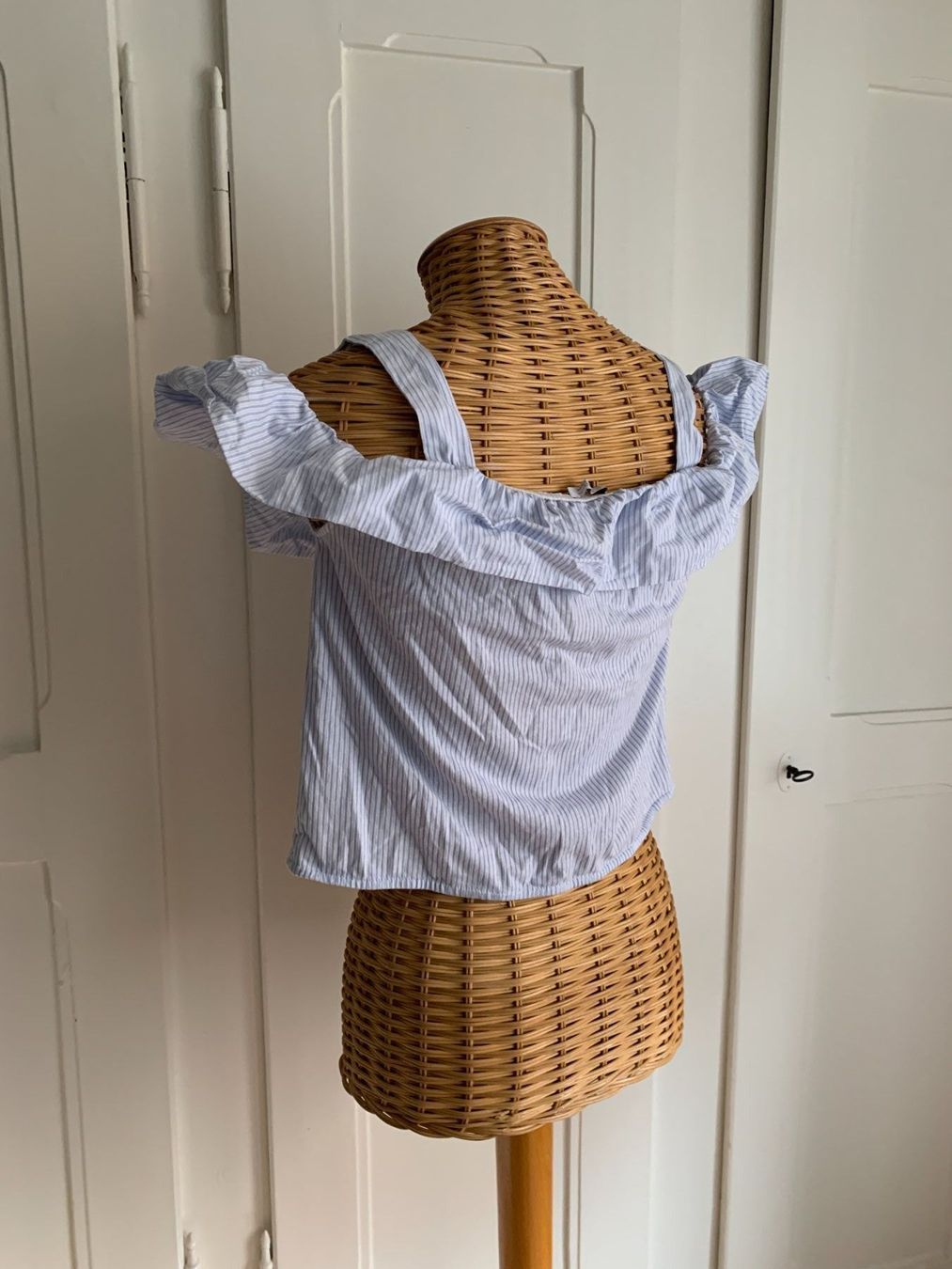 Zara Top: ZARA - cropped Blusentop hellblau-weiss M – Usato da Zürich venduto da Diazaio 2