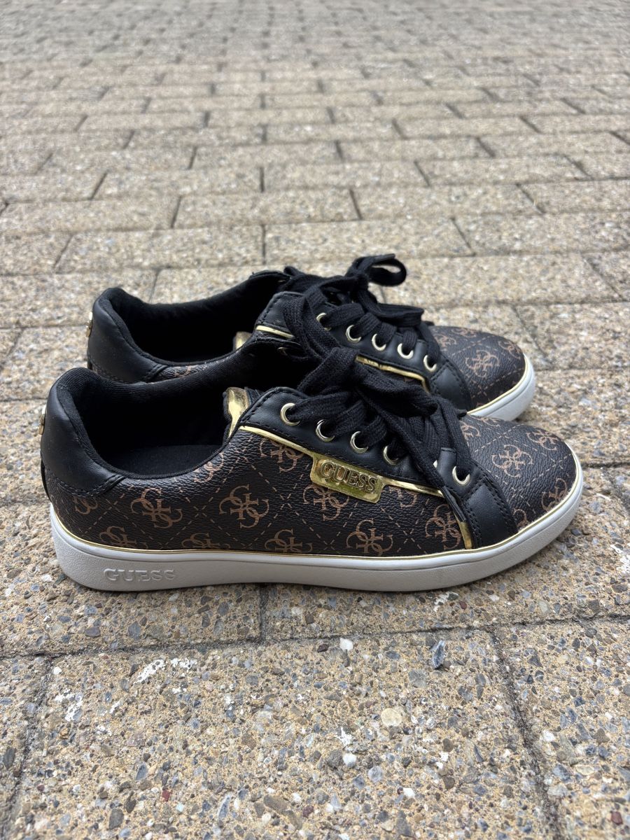 Guess Chaussures femmes: Guess Sneaker Damen braun – Neuf (Voir description) à Hendschiken par besusu 1
